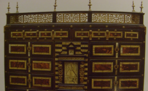 mueble-antiguo-bargueño